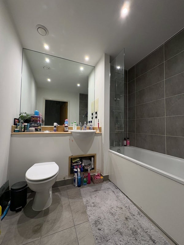 Room Kennington Road in Greater London