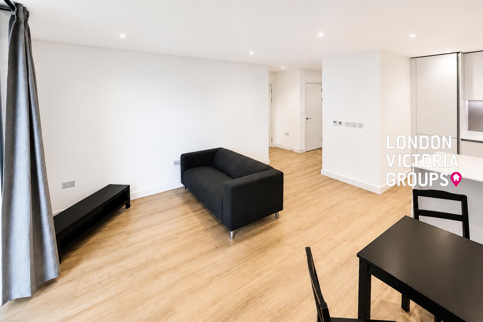 Flat Abbeydale Road in Greater London