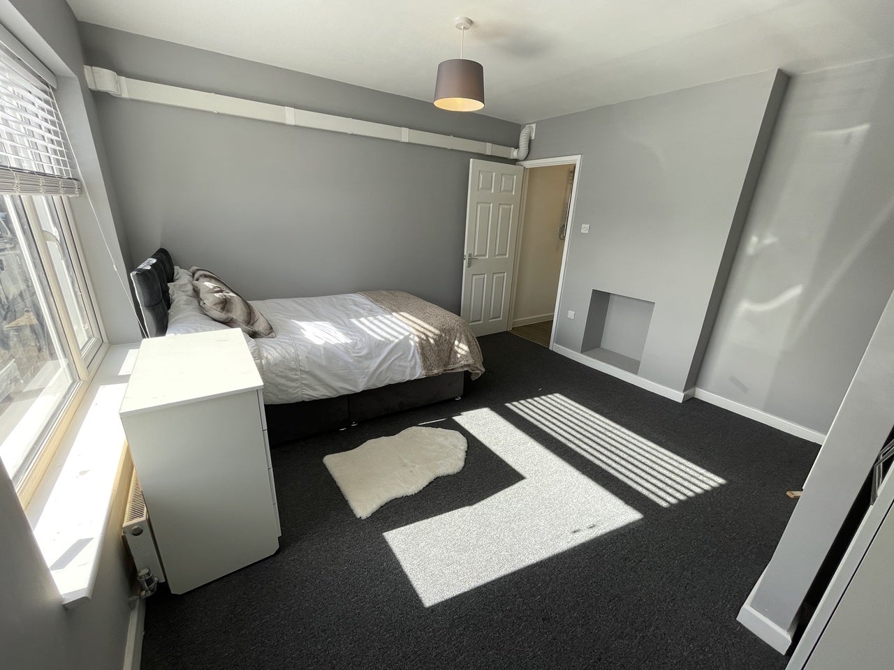 Room Great Central Avenue in Greater London