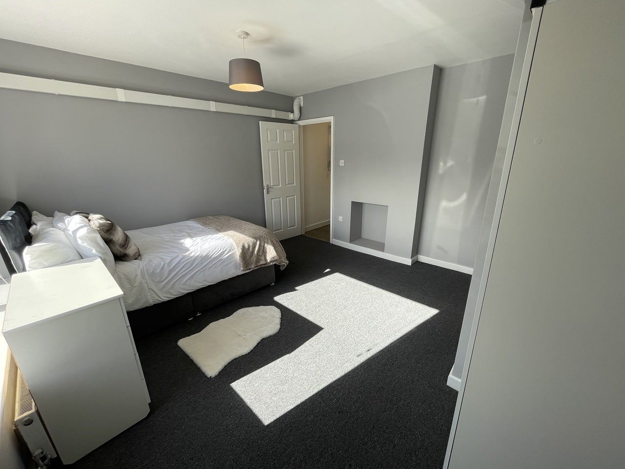 Room Great Central Avenue in Greater London