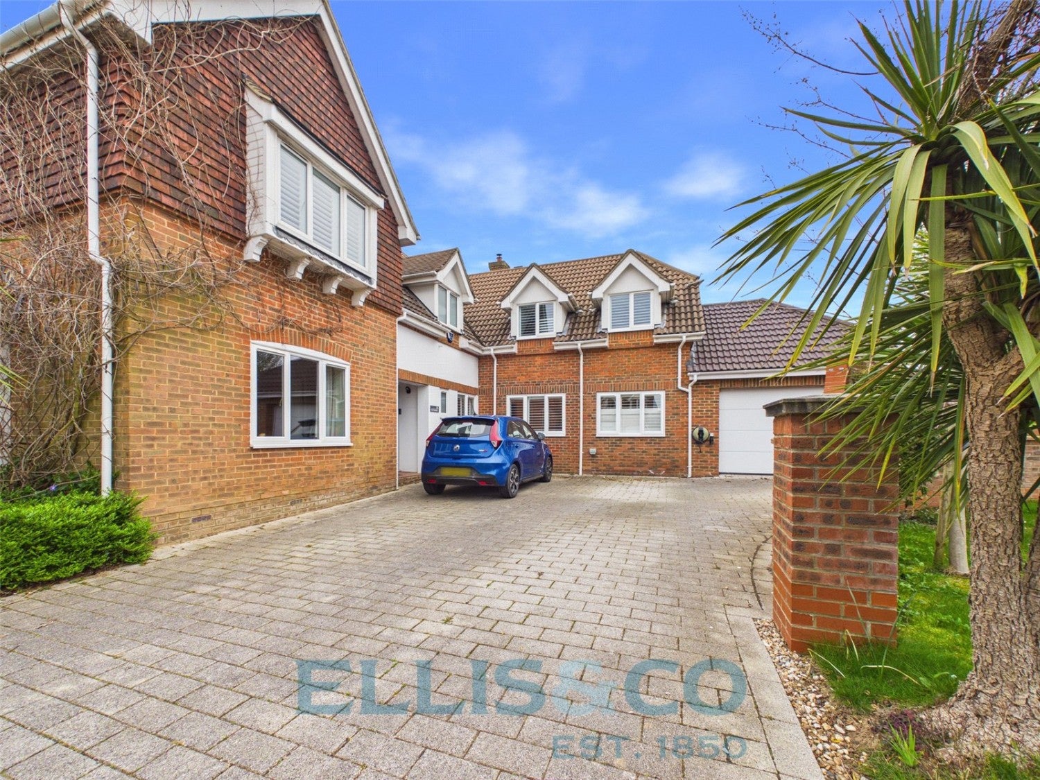 Flat Ely Gardens in Tonbridge and Malling
