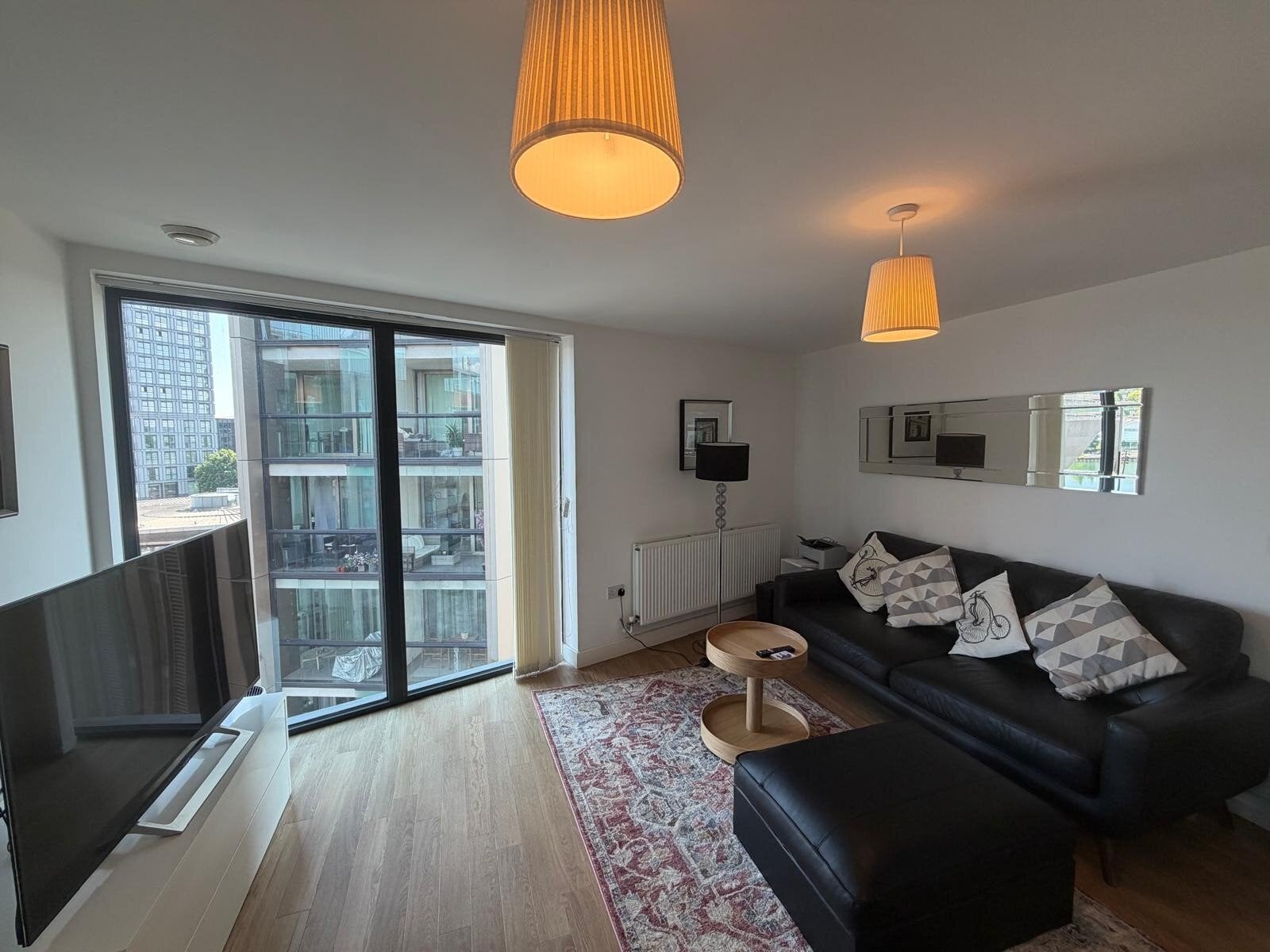 Flat Surrey Quays Road in Greater London