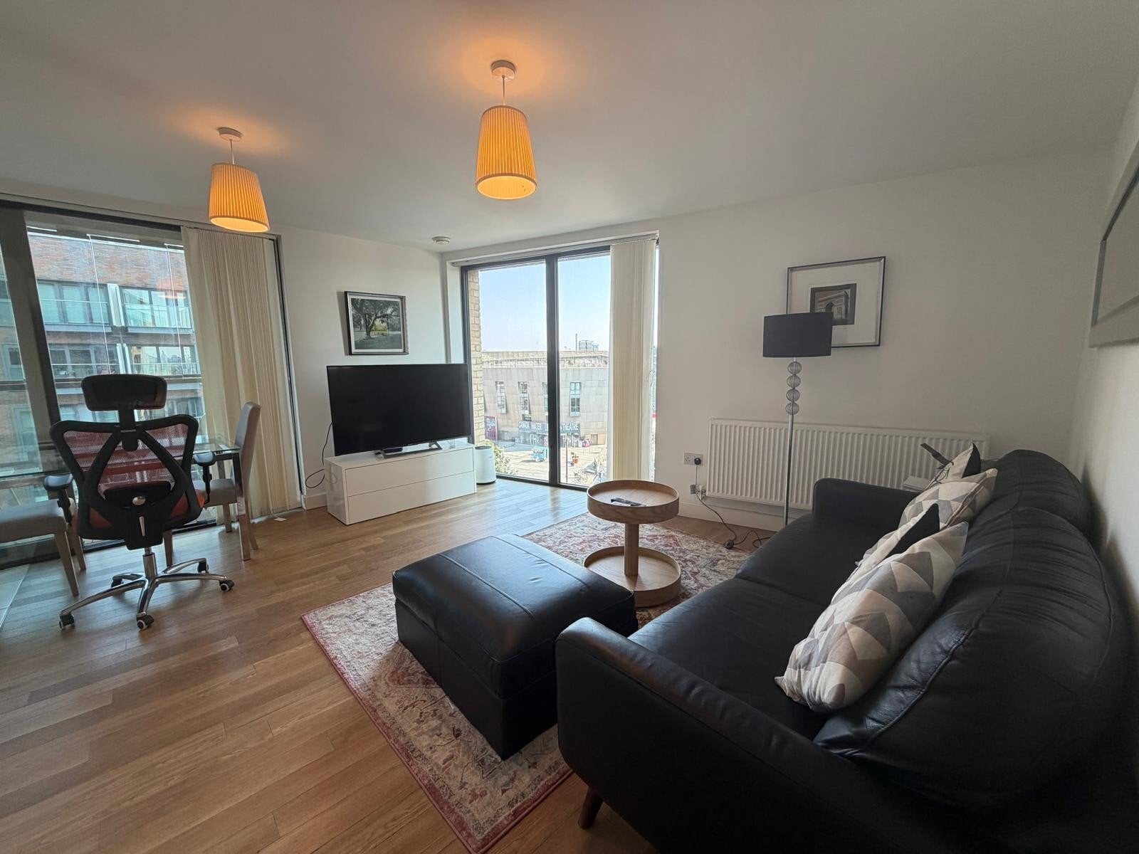 Flat Surrey Quays Road in Greater London
