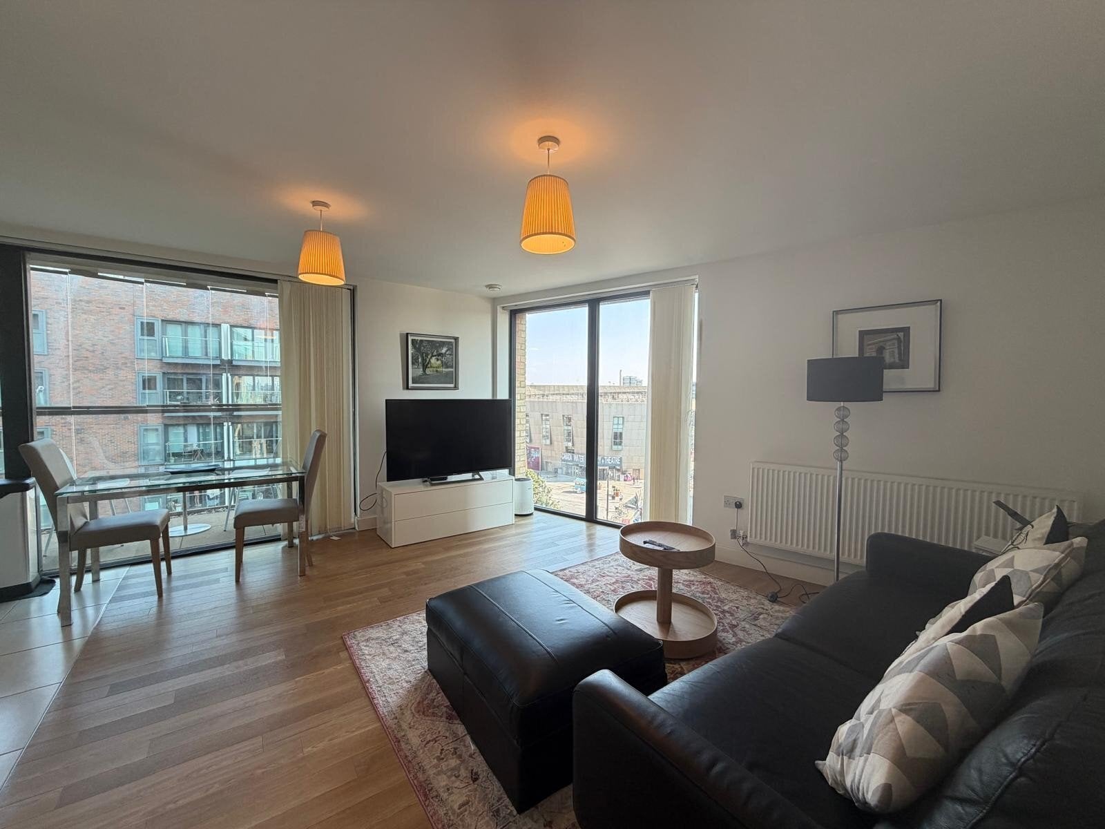 Flat Surrey Quays Road in Greater London