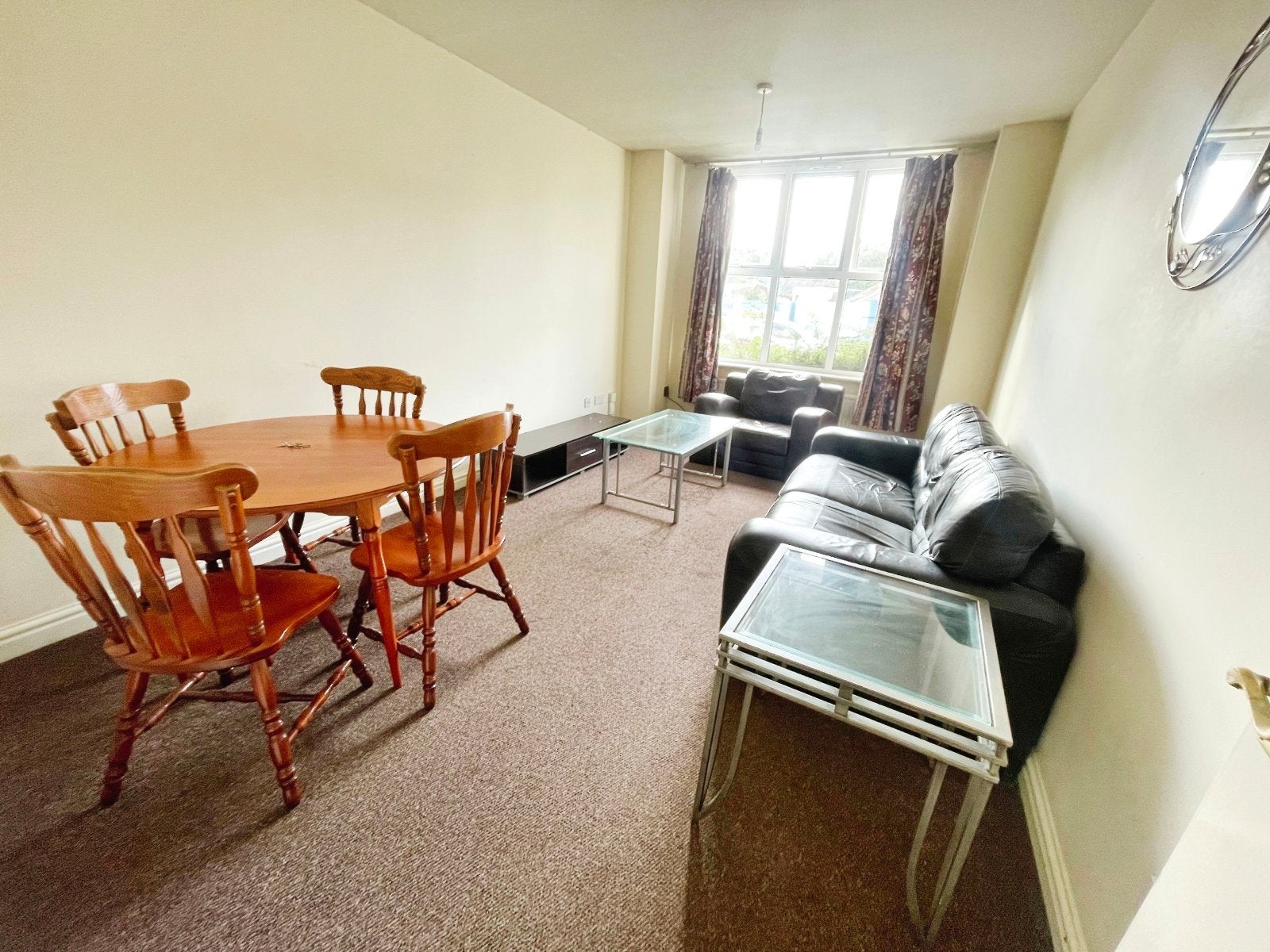Flat Wilmslow Road in Manchester