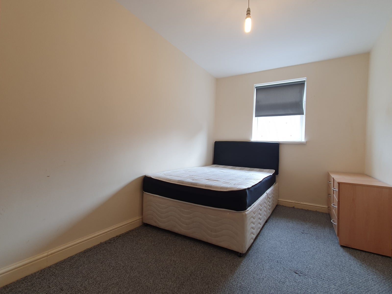 Flat Clifton Street in Cardiff