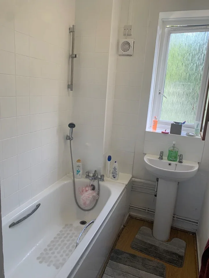 Flat Wickham Road in Greater London