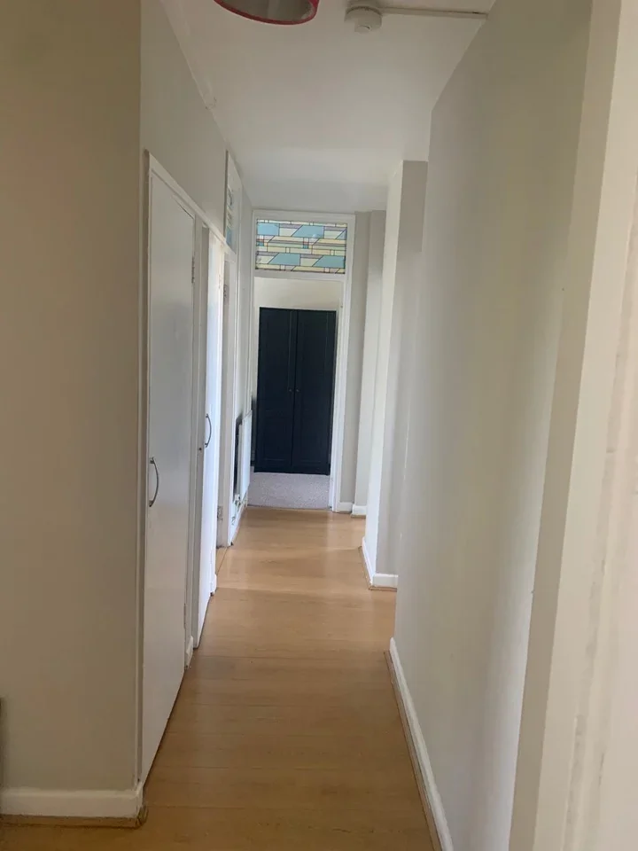 Flat Wickham Road in Greater London
