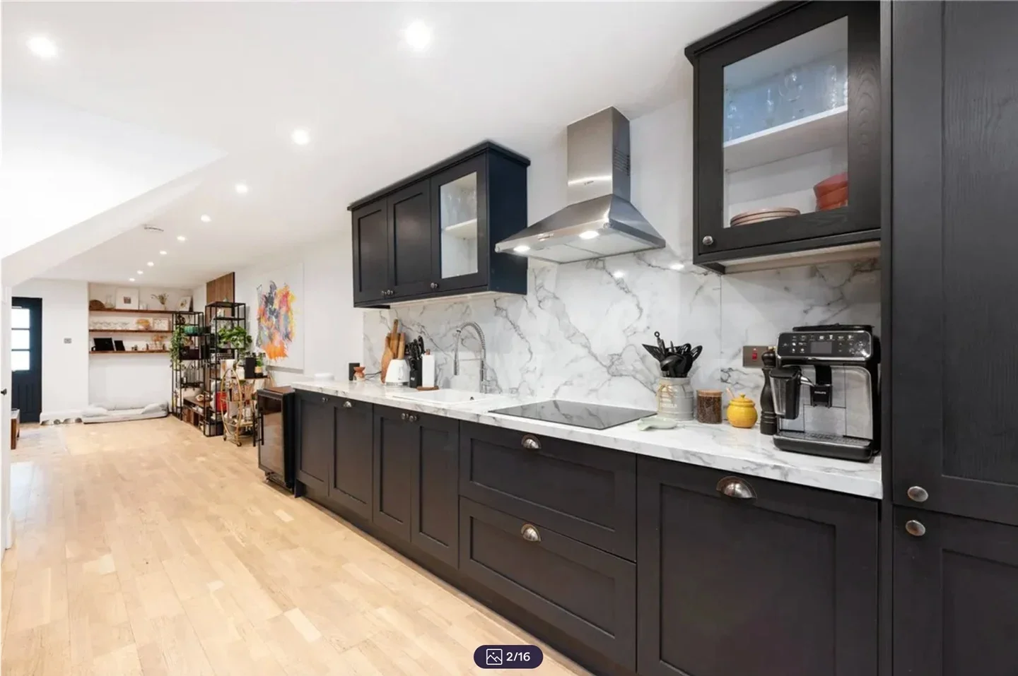 Flat Wheler Street in Greater London