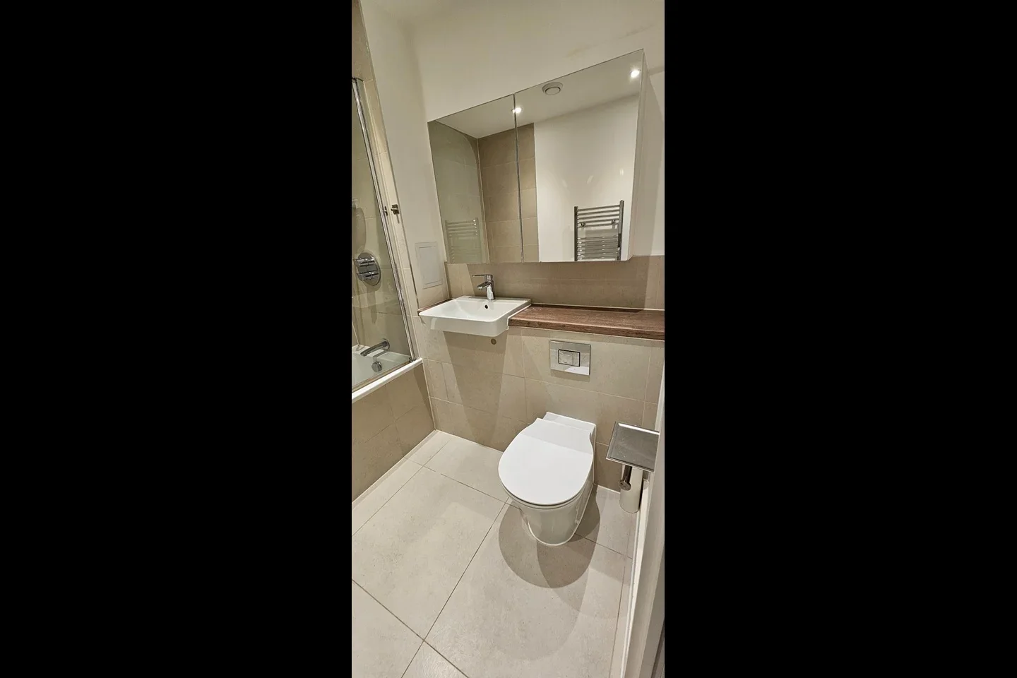 Flat Anderson Square in Greater London