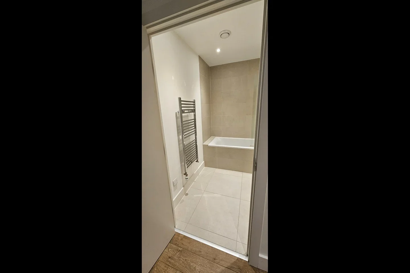Flat Anderson Square in Greater London
