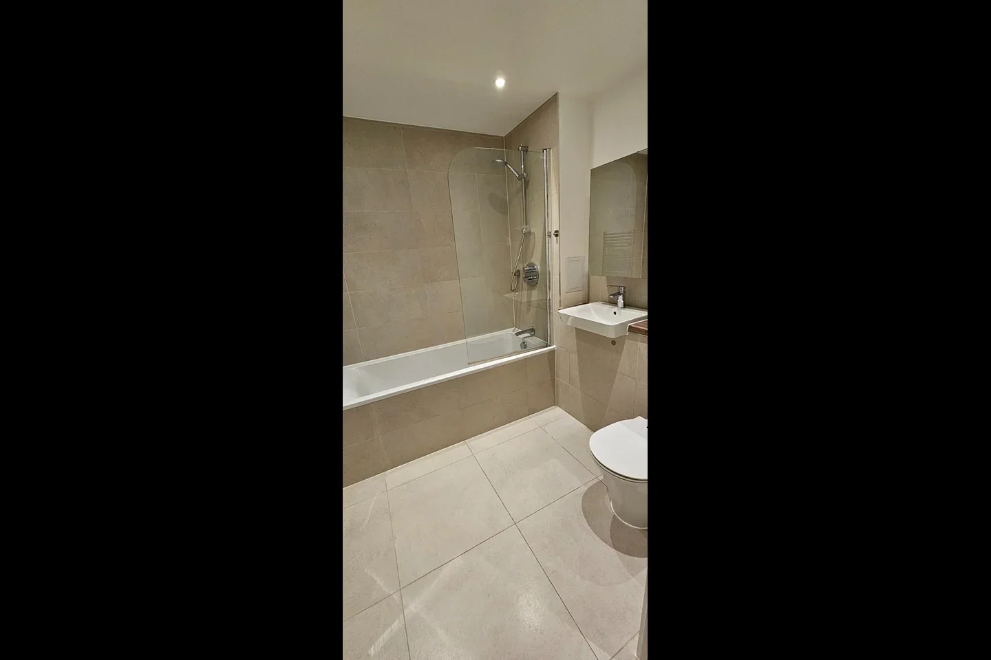 Flat Anderson Square in Greater London
