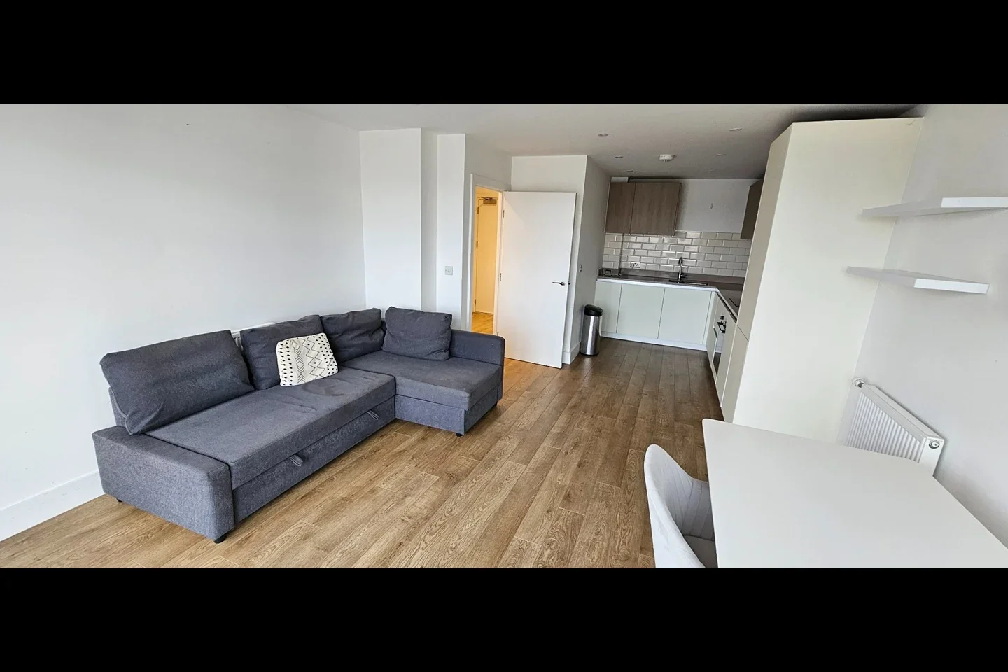 Flat Anderson Square in Greater London