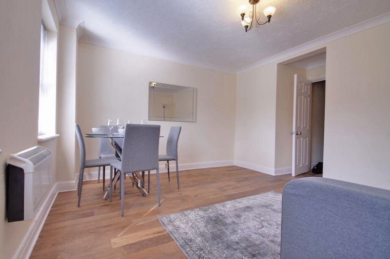 Flat Stepney Green in Greater London