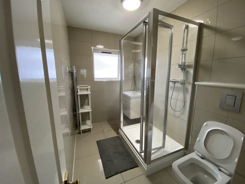 Room Barnfield Place in Greater London