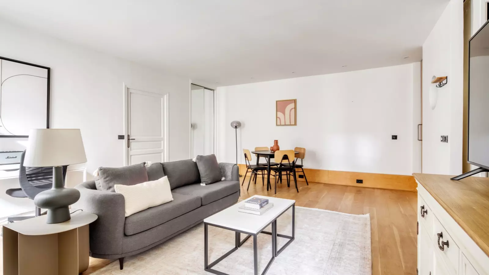 Flat Rue de Tilsitt in Paris