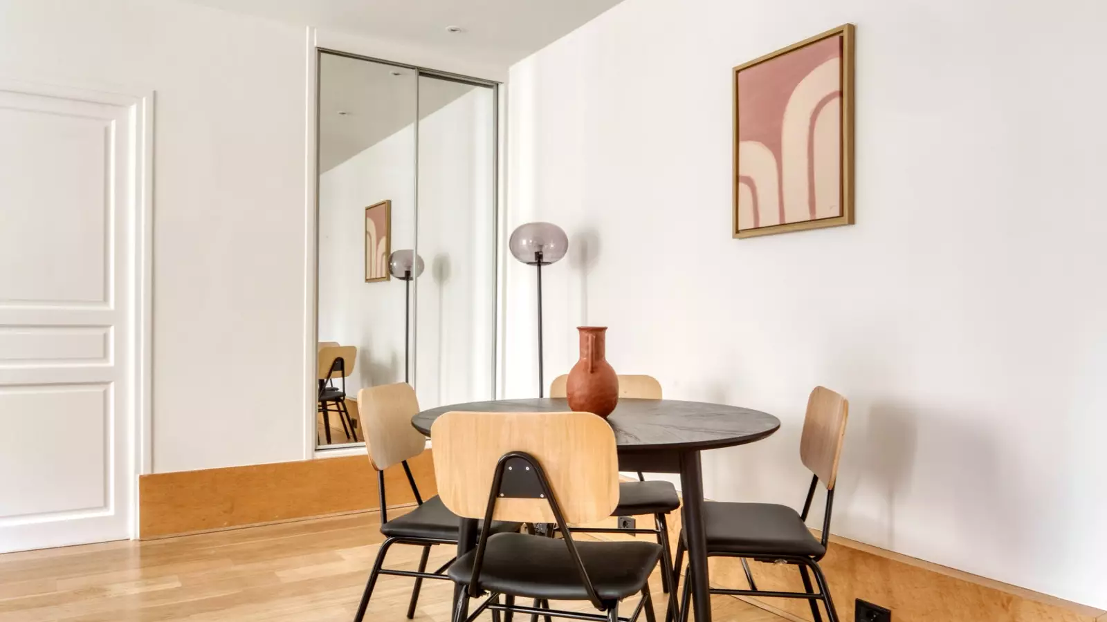 Flat Rue de Tilsitt in Paris