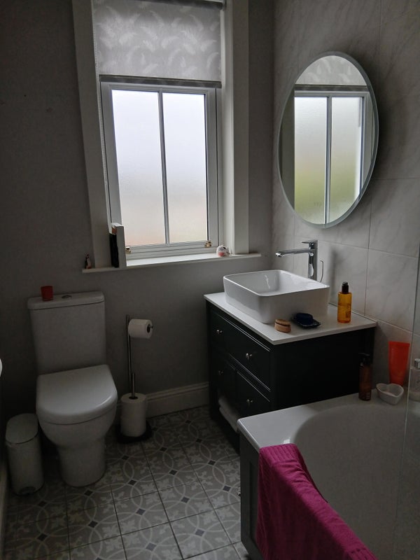 Room Clermiston Road in City of Edinburgh