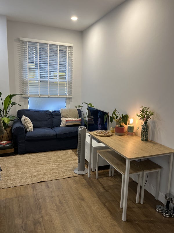 Room Arcola Street in Greater London