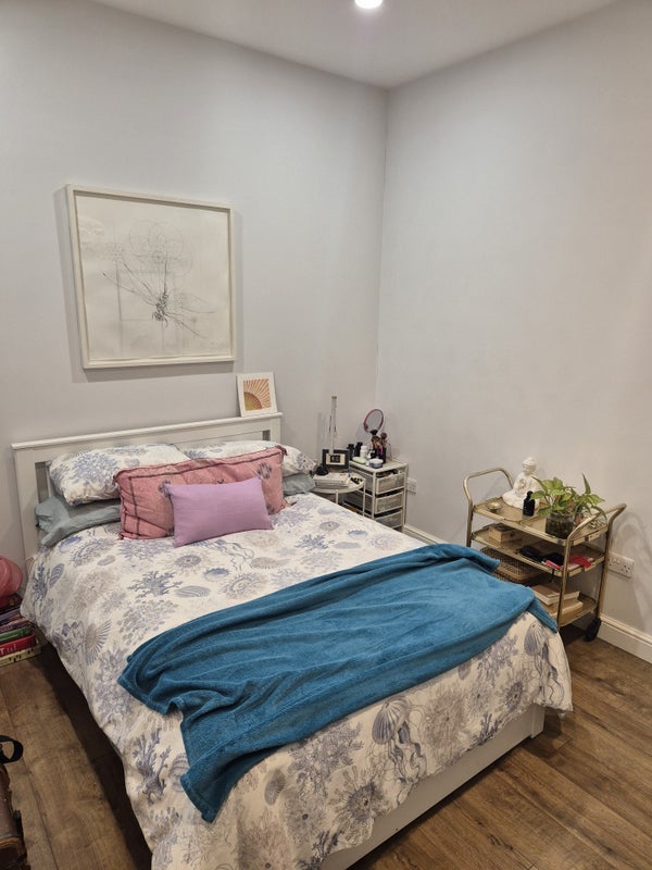 Room Arcola Street in Greater London