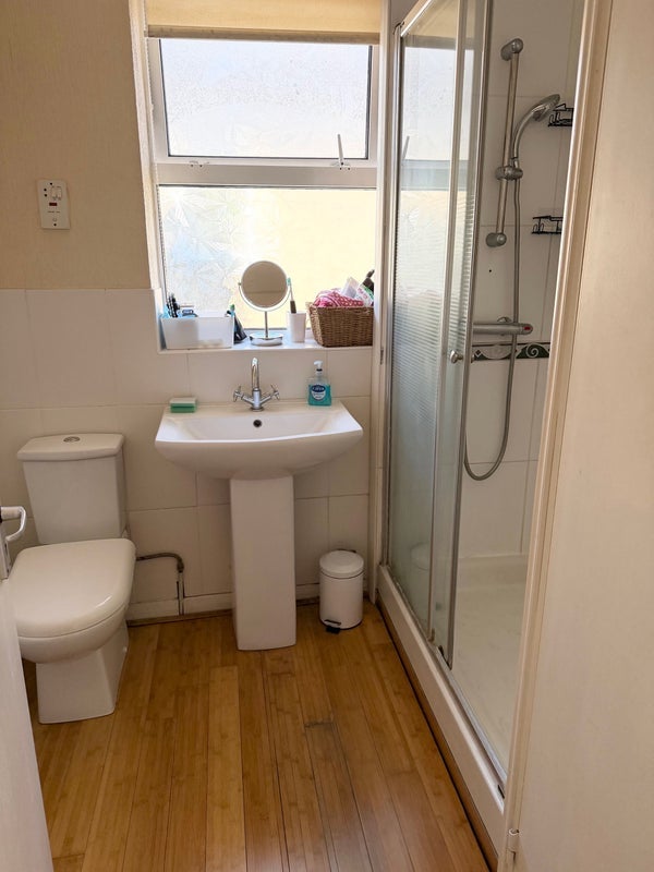 Room Camden Road in Greater London