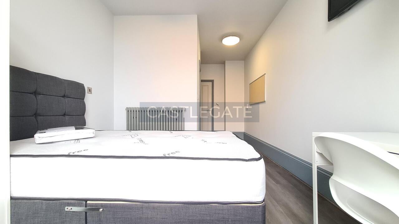 Room St George's Square in Kirklees
