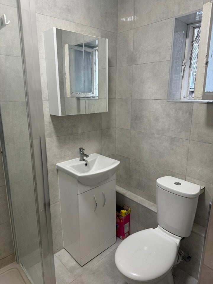 Room Pellatt Grove in Greater London