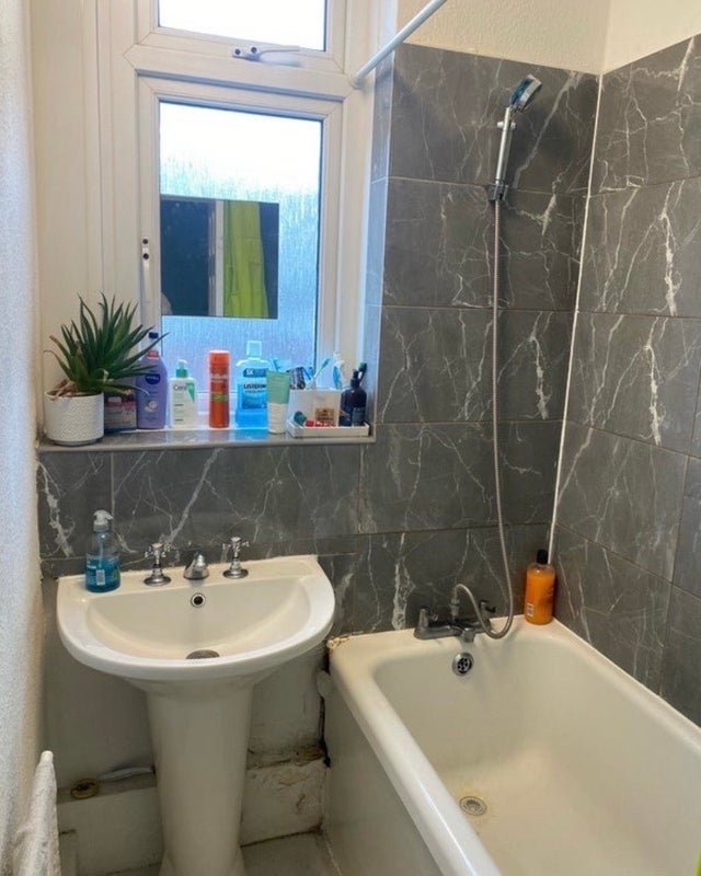 Room Hassett Road in Greater London