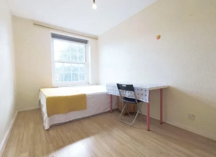Flat Tyers Street in Greater London