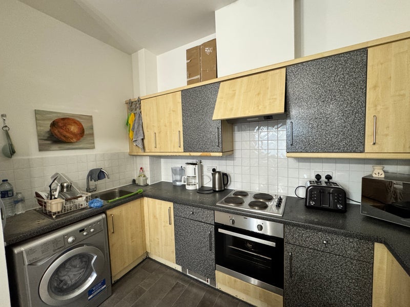 Flat Mill Hill Grove in Greater London