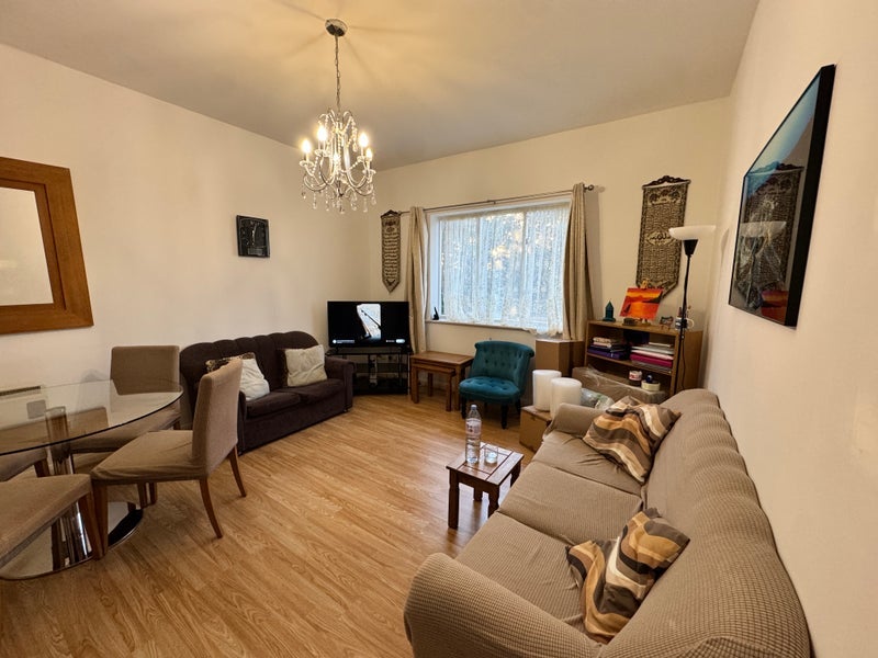Flat Mill Hill Grove in Greater London