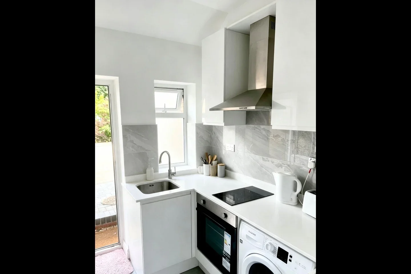 Flat Hemingford Close in Greater London