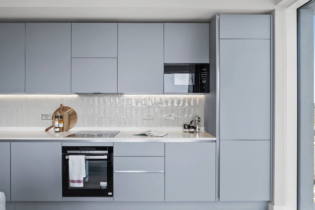 Flat Anthems Way in Greater London