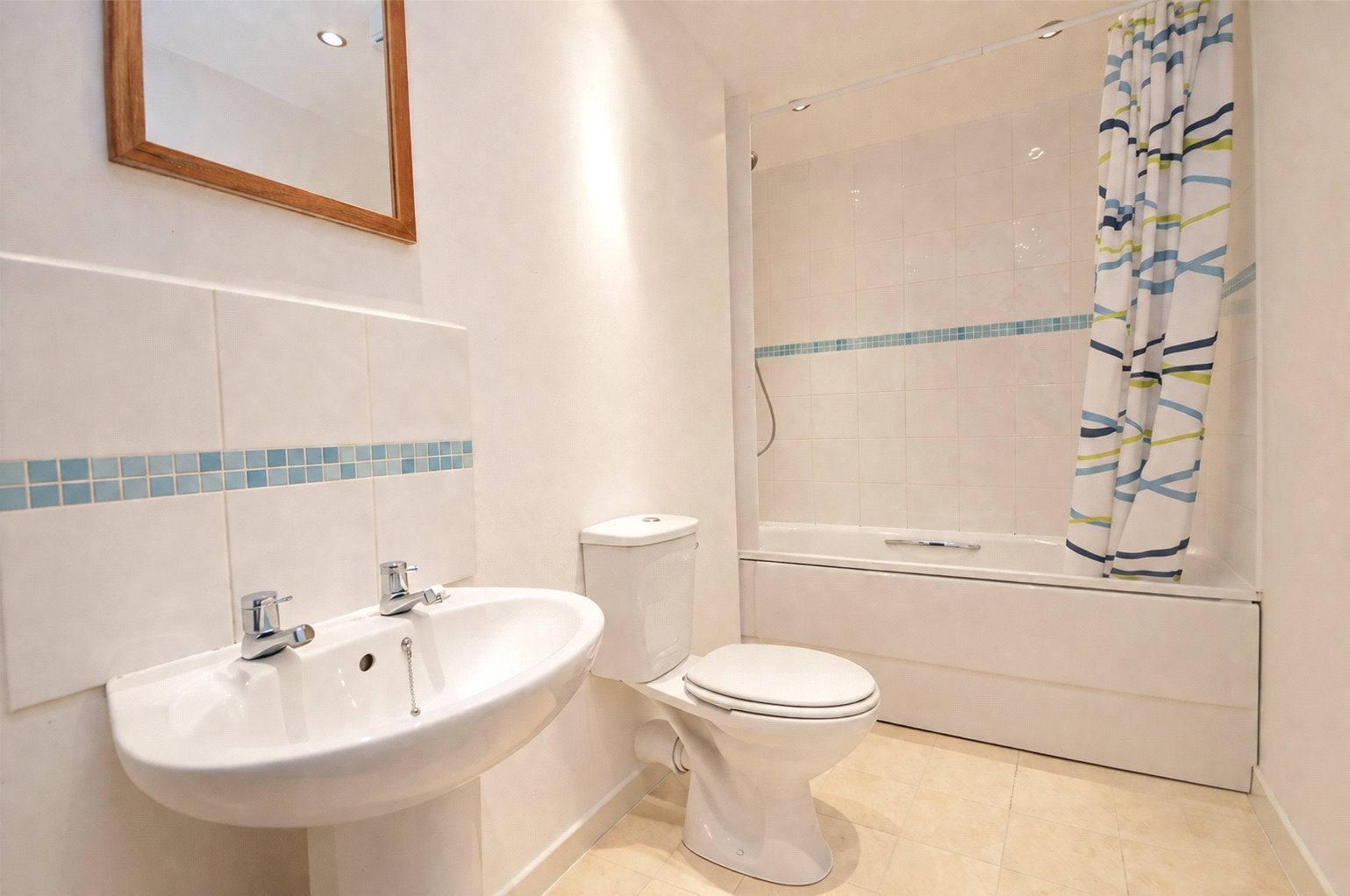 Flat Lawford Mews in Bristol