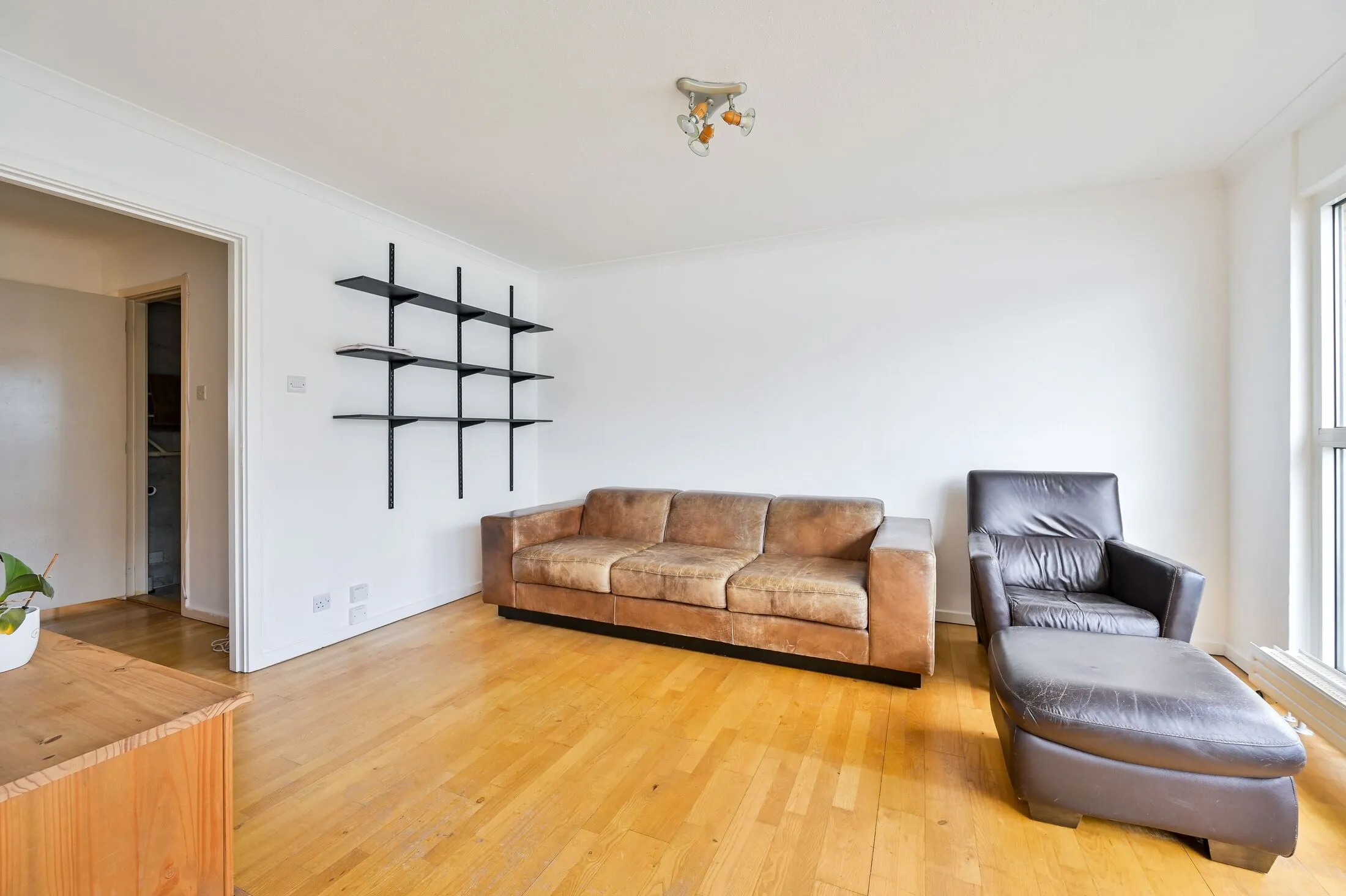 Flat Lawrence Wharf in Greater London