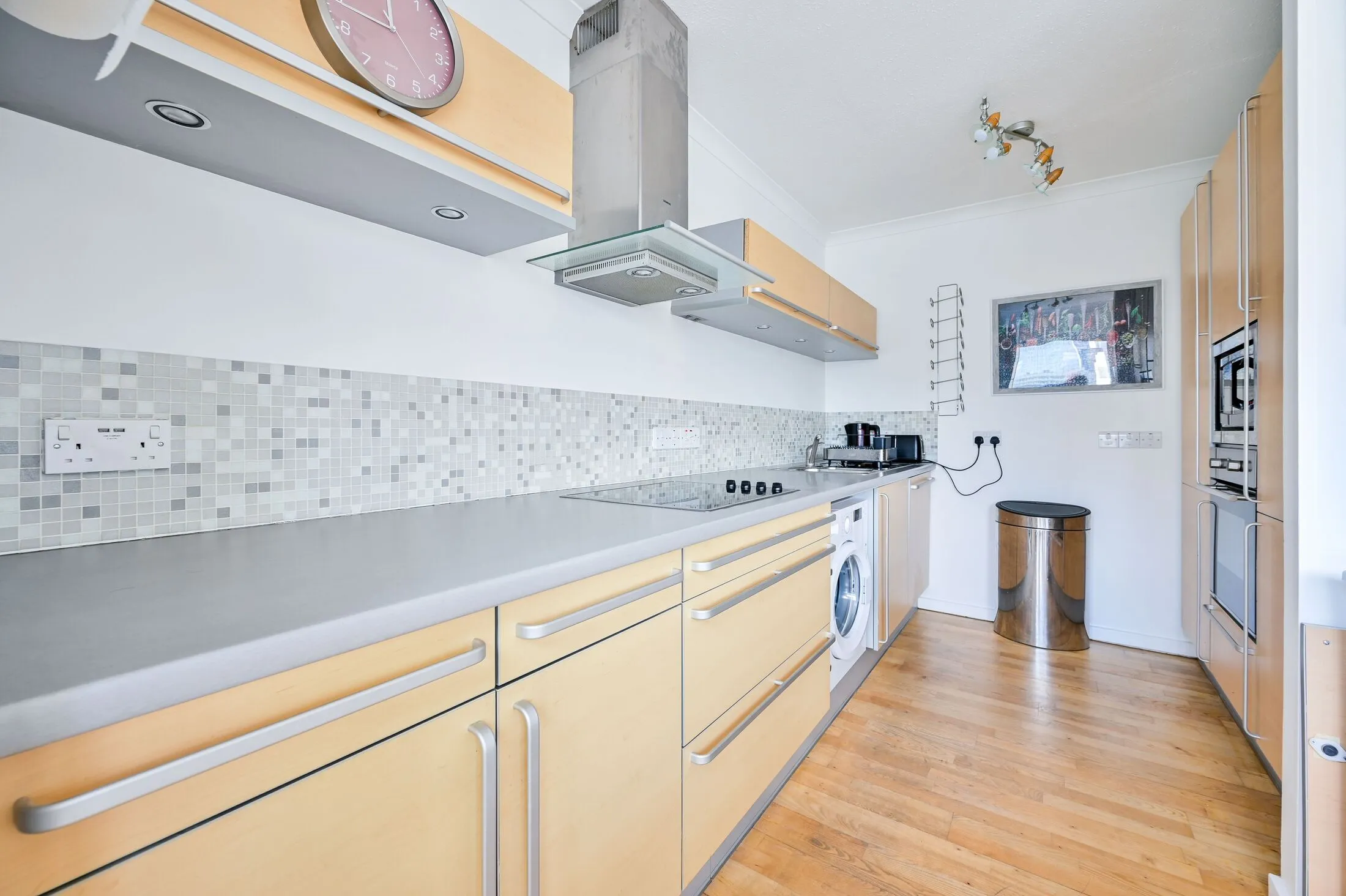Flat Lawrence Wharf in Greater London