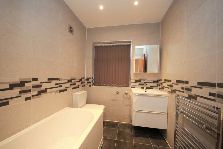 Flat Cherry Close in Greater London