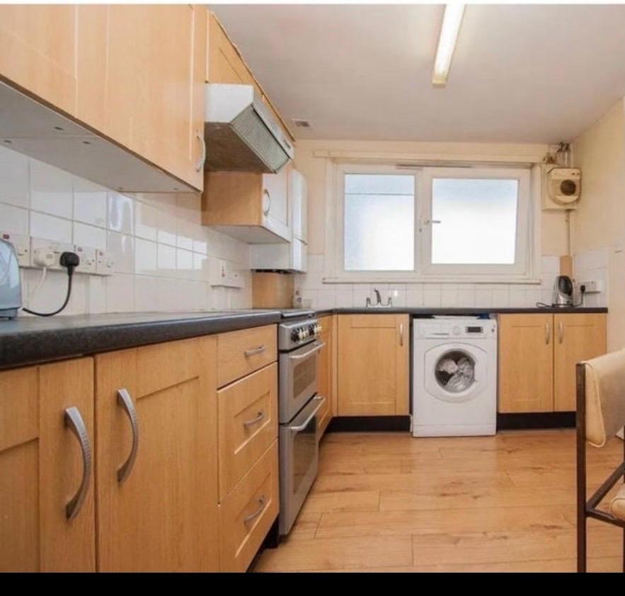 Flat Shirley Road in Greater London