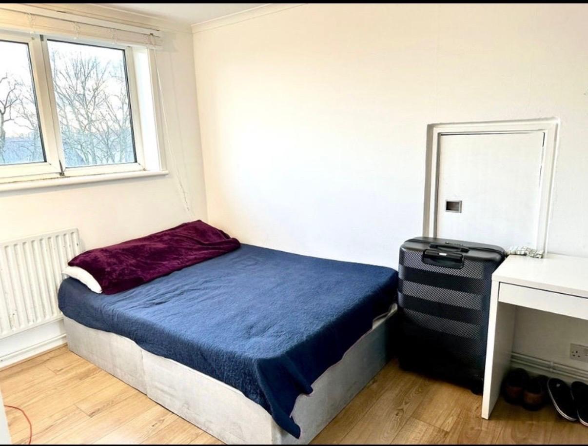 Flat Shirley Road in Greater London