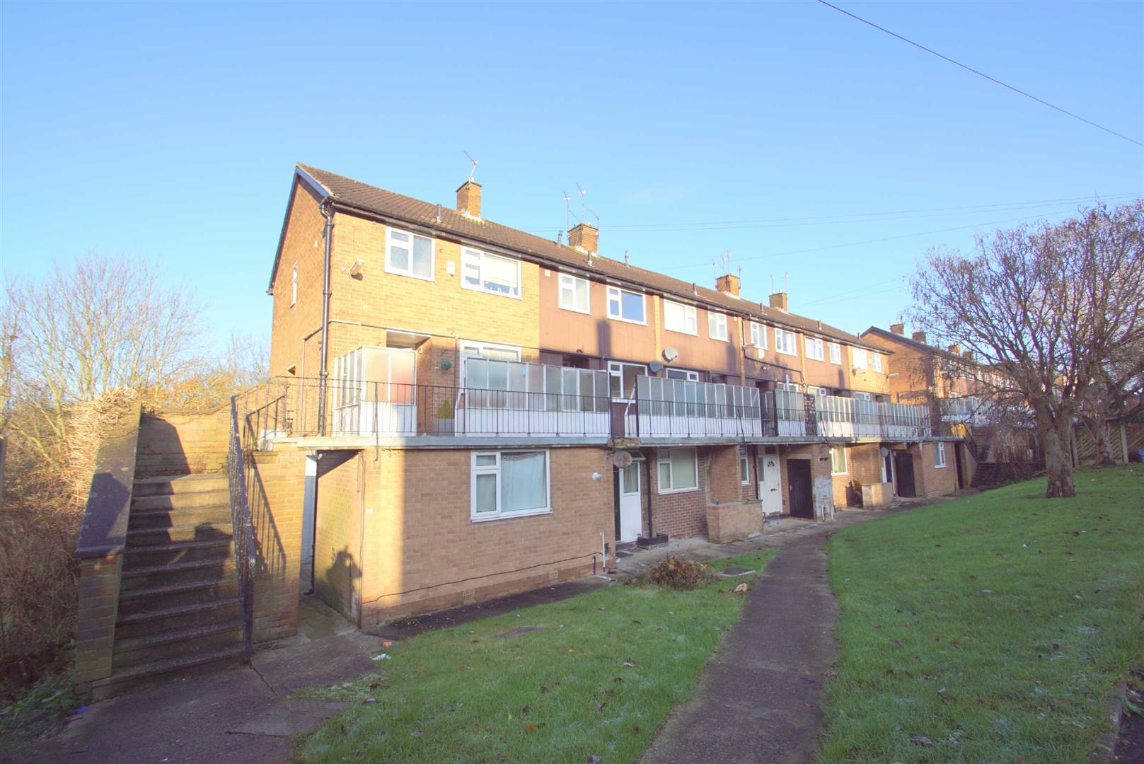 Flat Lincombe Drive in Leeds