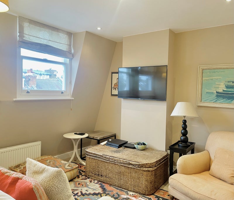 Room Danehurst Street in Greater London