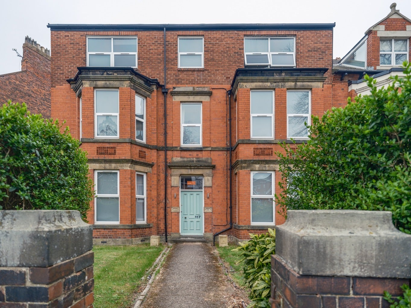 Flat Osborne Road in Newcastle upon Tyne