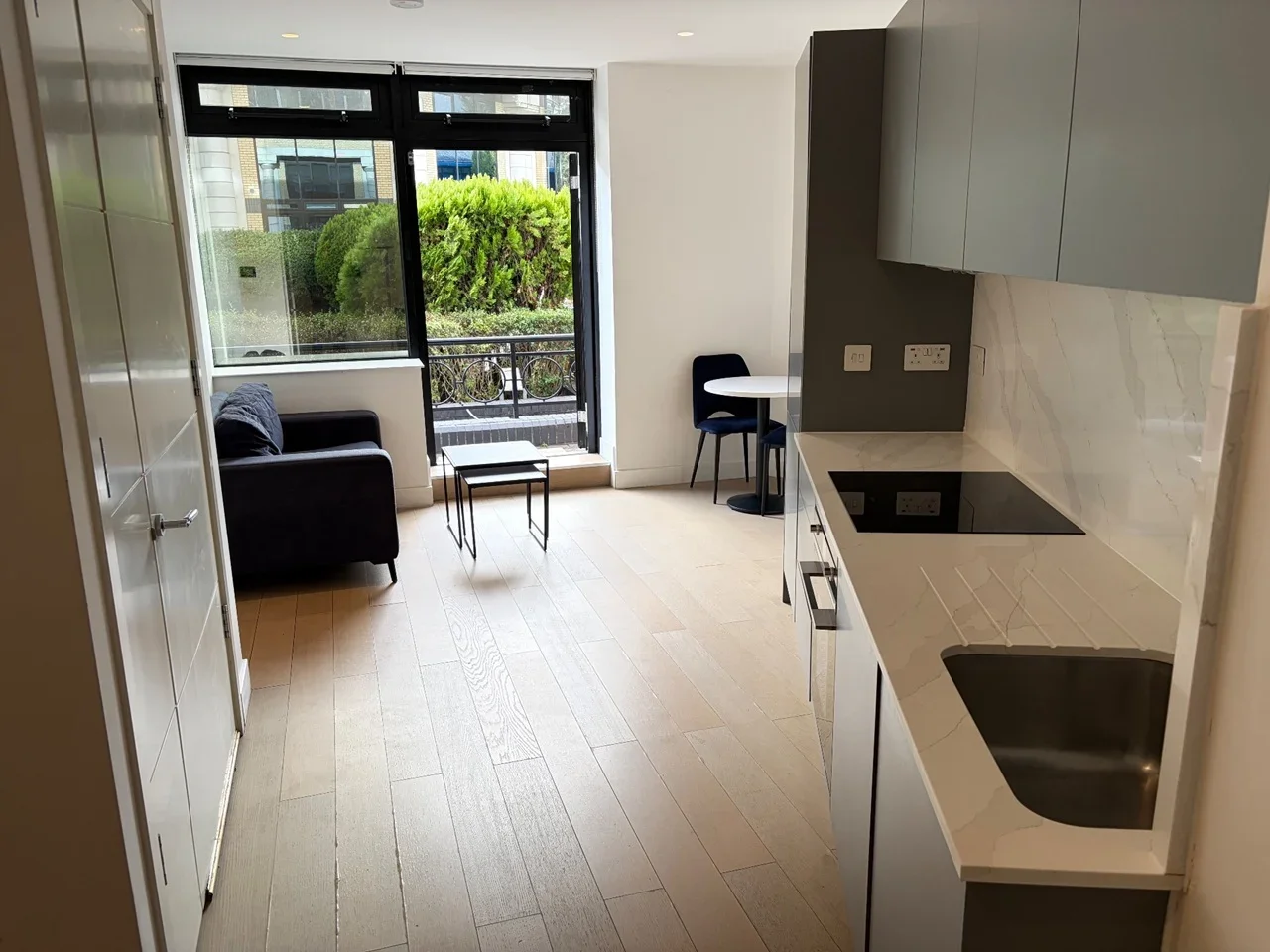 Flat Great West Road in Greater London