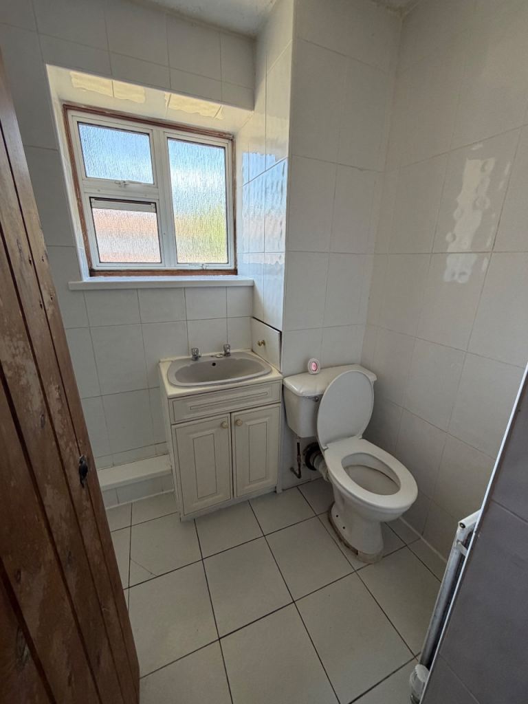 Flat Lindfield Road in Greater London