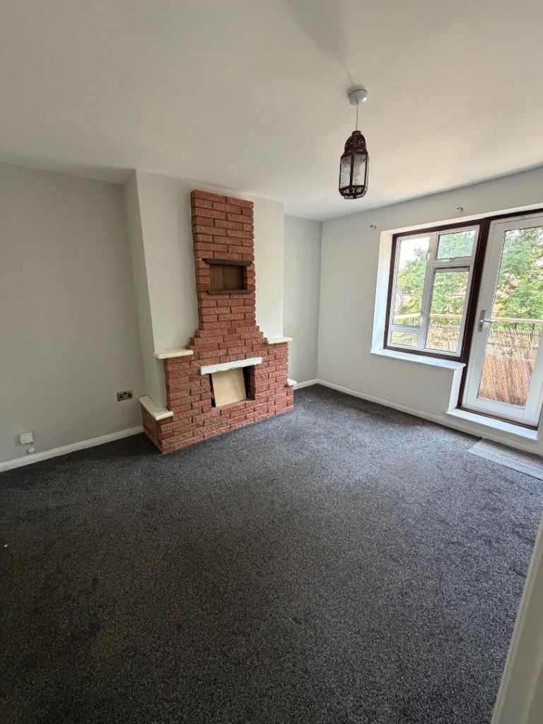 Flat Lindfield Road in Greater London