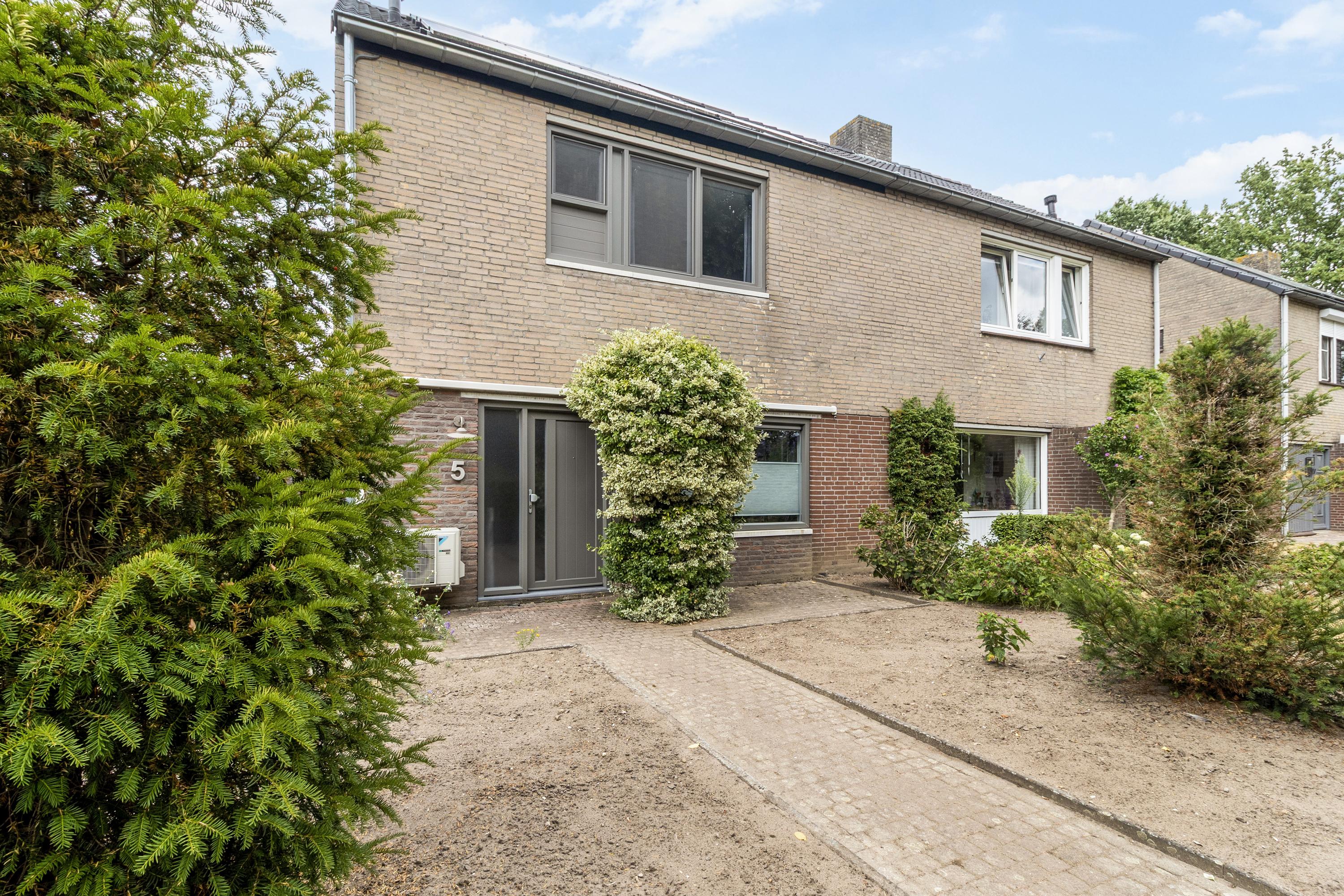 Huis Deken Fabiusstraat 5 in Nieuwstadt