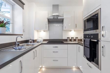 Flat Westhall Road in Warlingham