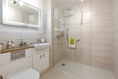 Flat Westhall Road in Warlingham
