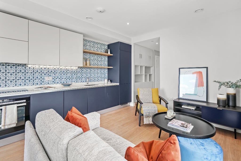 Flat Anthems Way in Greater London