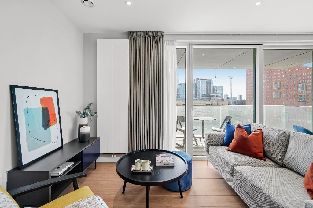 Flat Anthems Way in Greater London